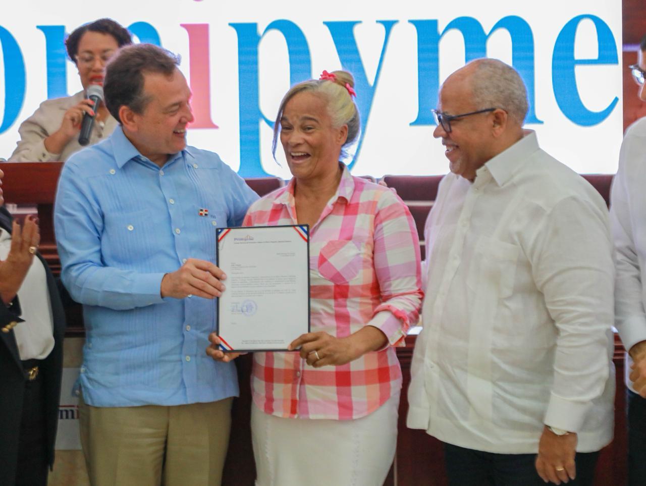 PROMIPYME distribuye RD$95 millones en préstamos a 618 emprendedores de SD